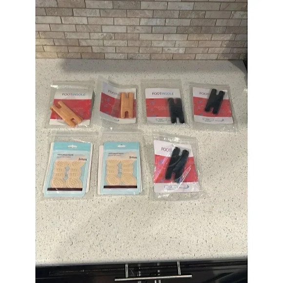 Bundle Heel Cushion Pads, Reusable Self Adhesive Inserts and Grips, box - Picture 1 of 8